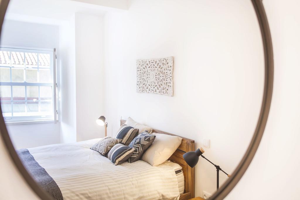 Lovelystay - Cais Apartment River View Lisbona Esterno foto