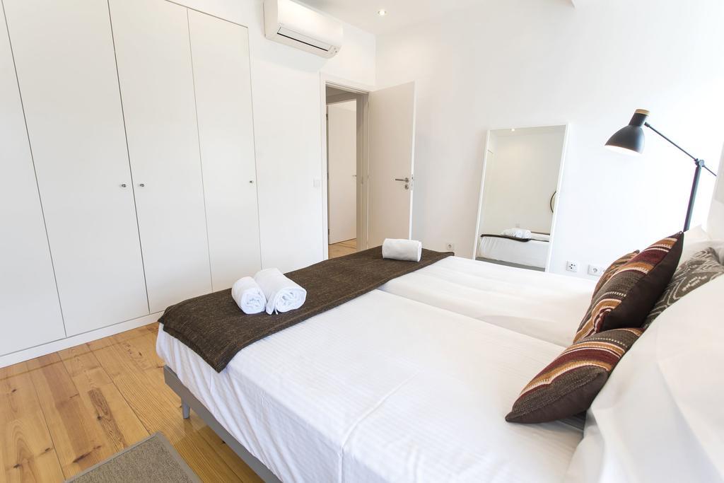Lovelystay - Cais Apartment River View Lisbona Esterno foto