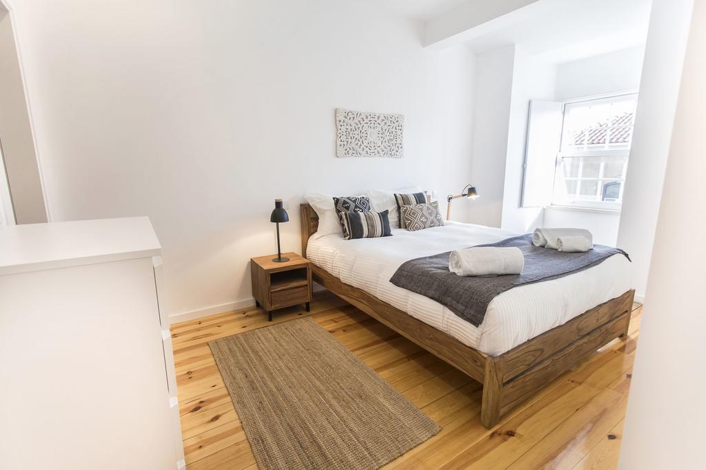 Lovelystay - Cais Apartment River View Lisbona Esterno foto