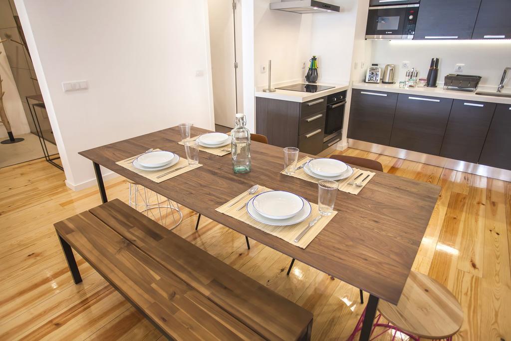 Lovelystay - Cais Apartment River View Lisbona Esterno foto