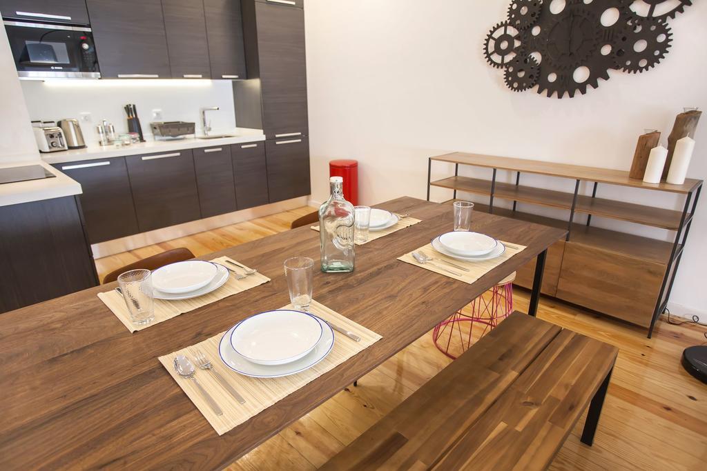 Lovelystay - Cais Apartment River View Lisbona Esterno foto