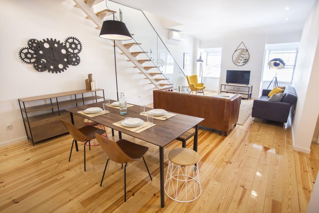 Lovelystay - Cais Apartment River View Lisbona Esterno foto