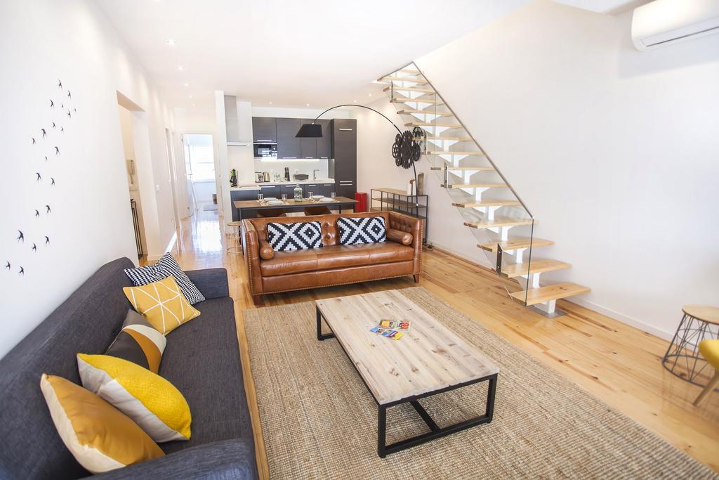 Lovelystay - Cais Apartment River View Lisbona Esterno foto