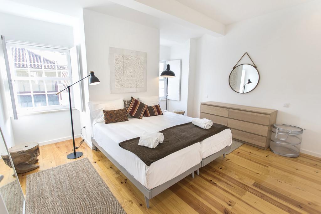 Lovelystay - Cais Apartment River View Lisbona Esterno foto