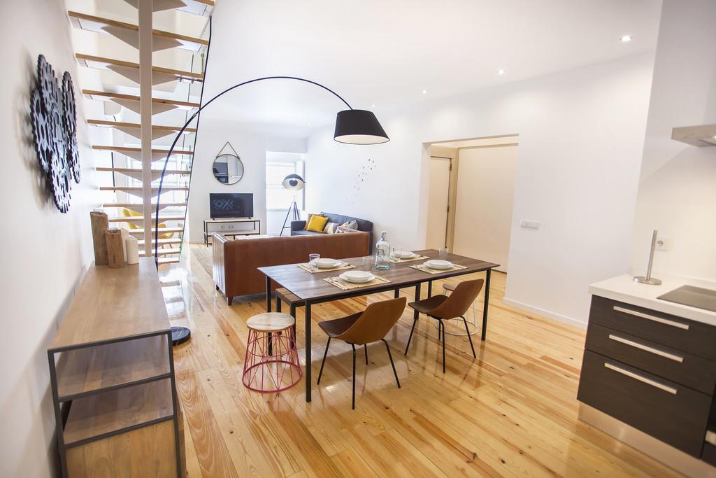 Lovelystay - Cais Apartment River View Lisbona Esterno foto