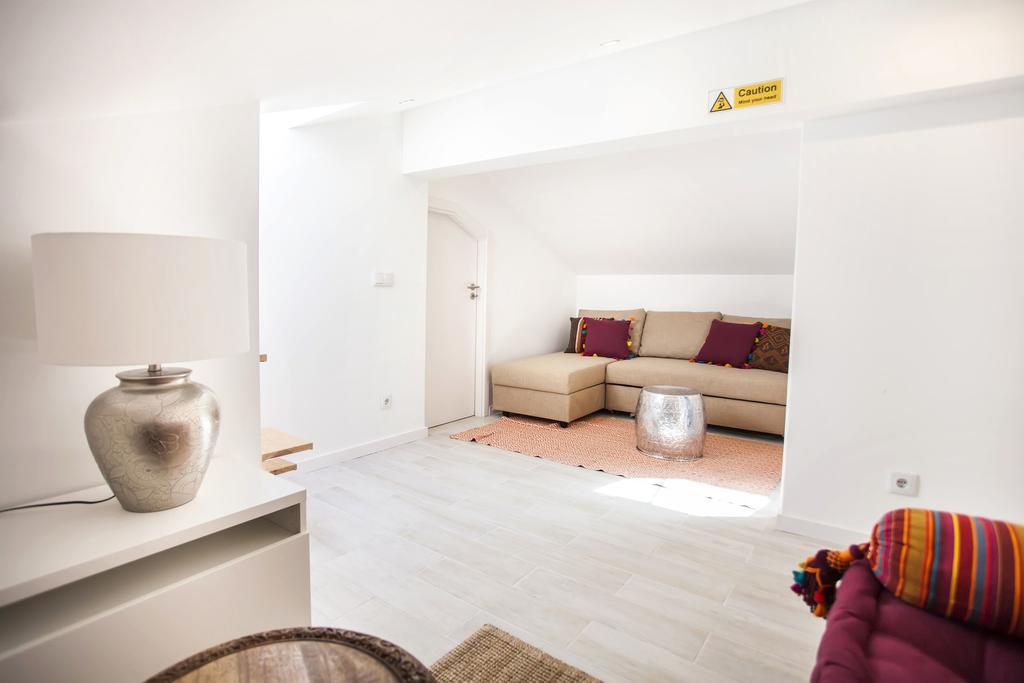 Lovelystay - Cais Apartment River View Lisbona Esterno foto