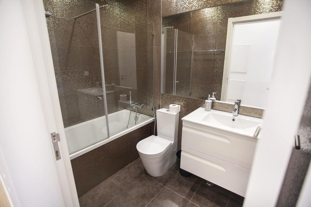 Lovelystay - Cais Apartment River View Lisbona Esterno foto